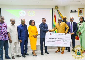 Alhaji Agongo fulfills GHS500,000 pledge to Ghana Medical Trust Fund