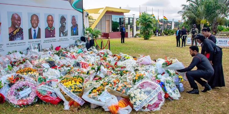 Nana Konadu Agyeman-Rawlings lays wreath in memory of helicopter crash victims