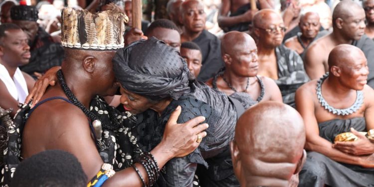 Rawlings family console Otumfuo