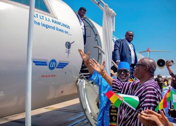 United Nigeria Airlines flies  J.J. Rawlings Aircraft into Accra‎